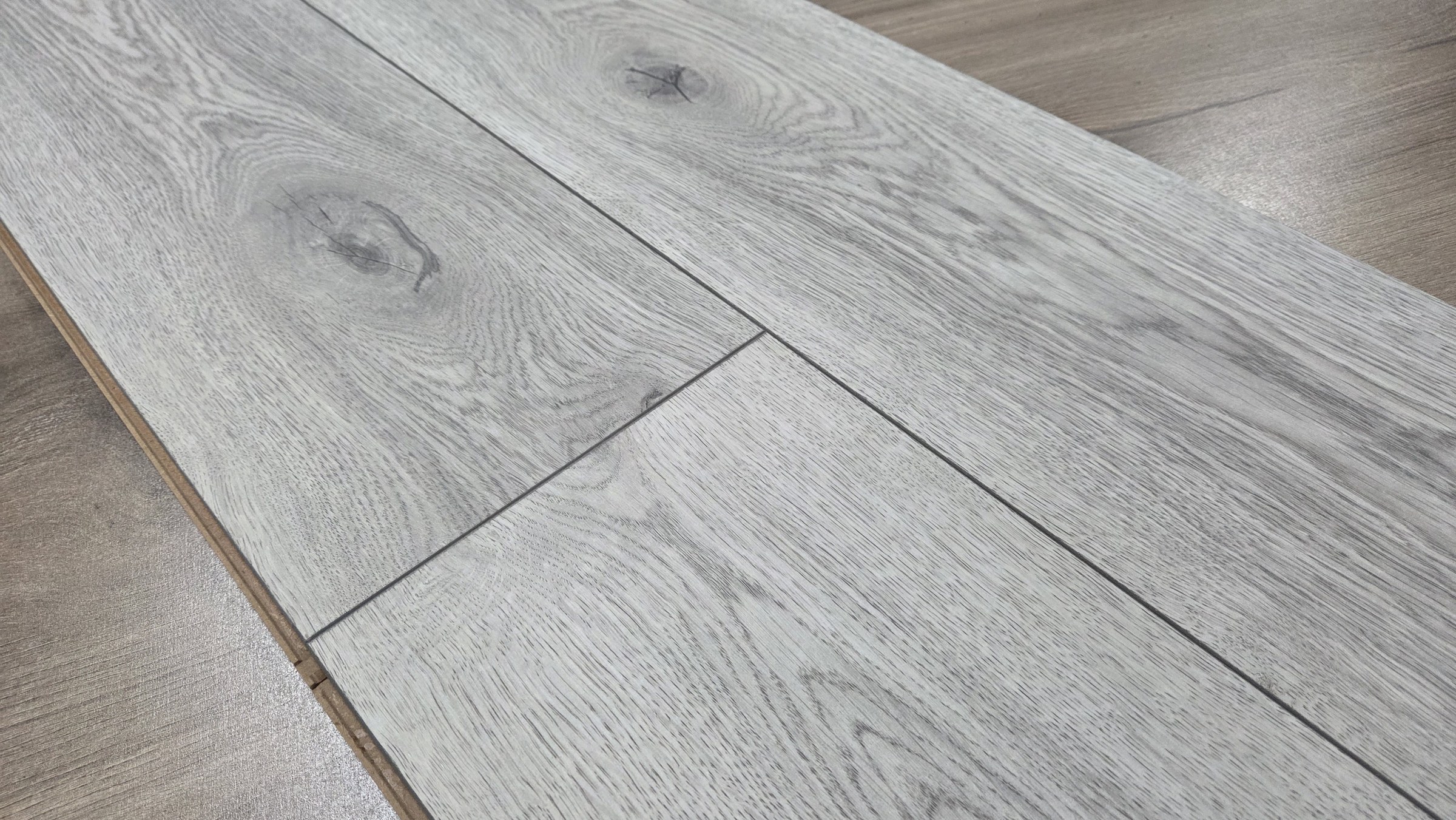 Summer Oak — 8mm Classen Aqua 8mm Range — summer-oak